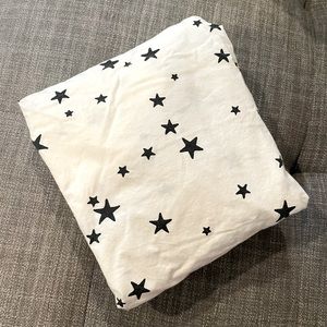 ⭐️ Pottery Barn Kids Organic Fitted Crib Sheet ⭐️
